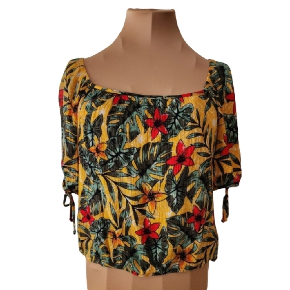 BCX Floral Hawaiian Crop Blouse Women's Size Medium‎
